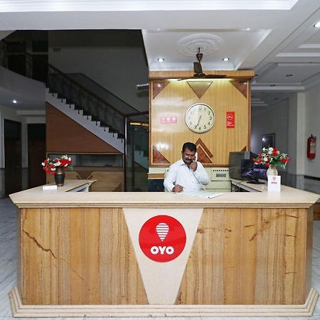 Oyo Hotel Silver Shine Near Gurudwara Shri Bangla Sahib Нью-Дели Экстерьер фото