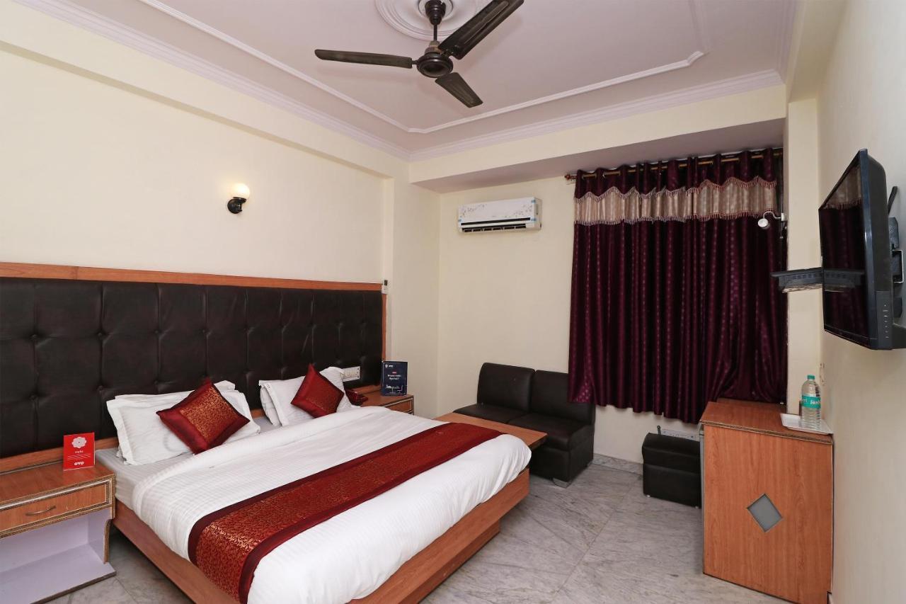 Oyo Hotel Silver Shine Near Gurudwara Shri Bangla Sahib Нью-Дели Экстерьер фото