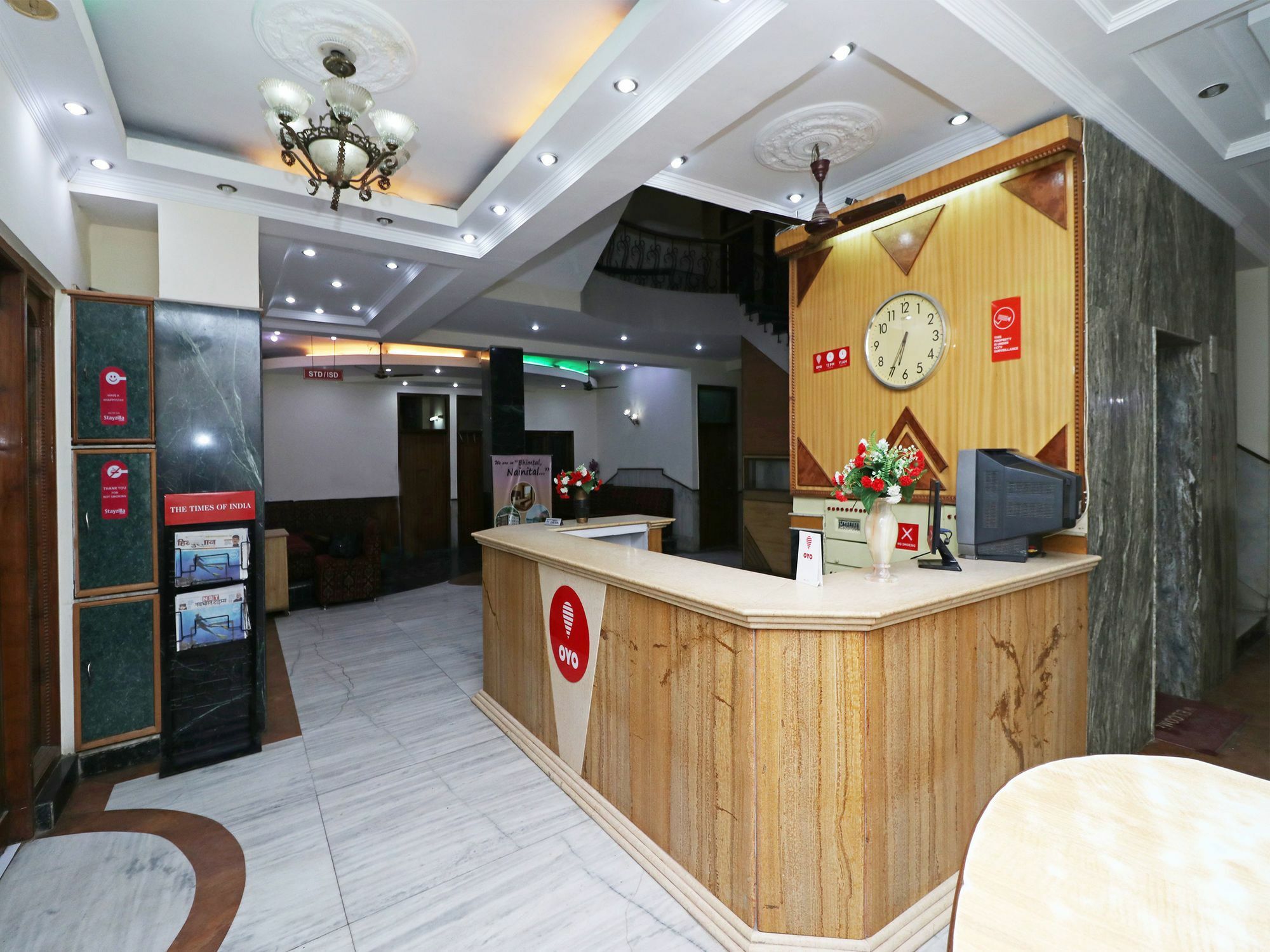 Oyo Hotel Silver Shine Near Gurudwara Shri Bangla Sahib Нью-Дели Экстерьер фото